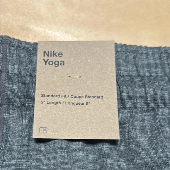 New Nike Yoga Dri Fit Shorts 4" Length Gray Size Small - Picture 4 of 9